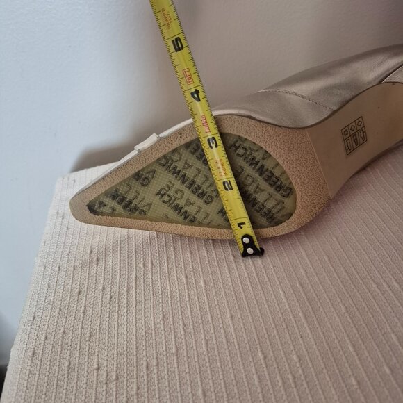 Gold Shoes with Buckle - Picture 5 of 6